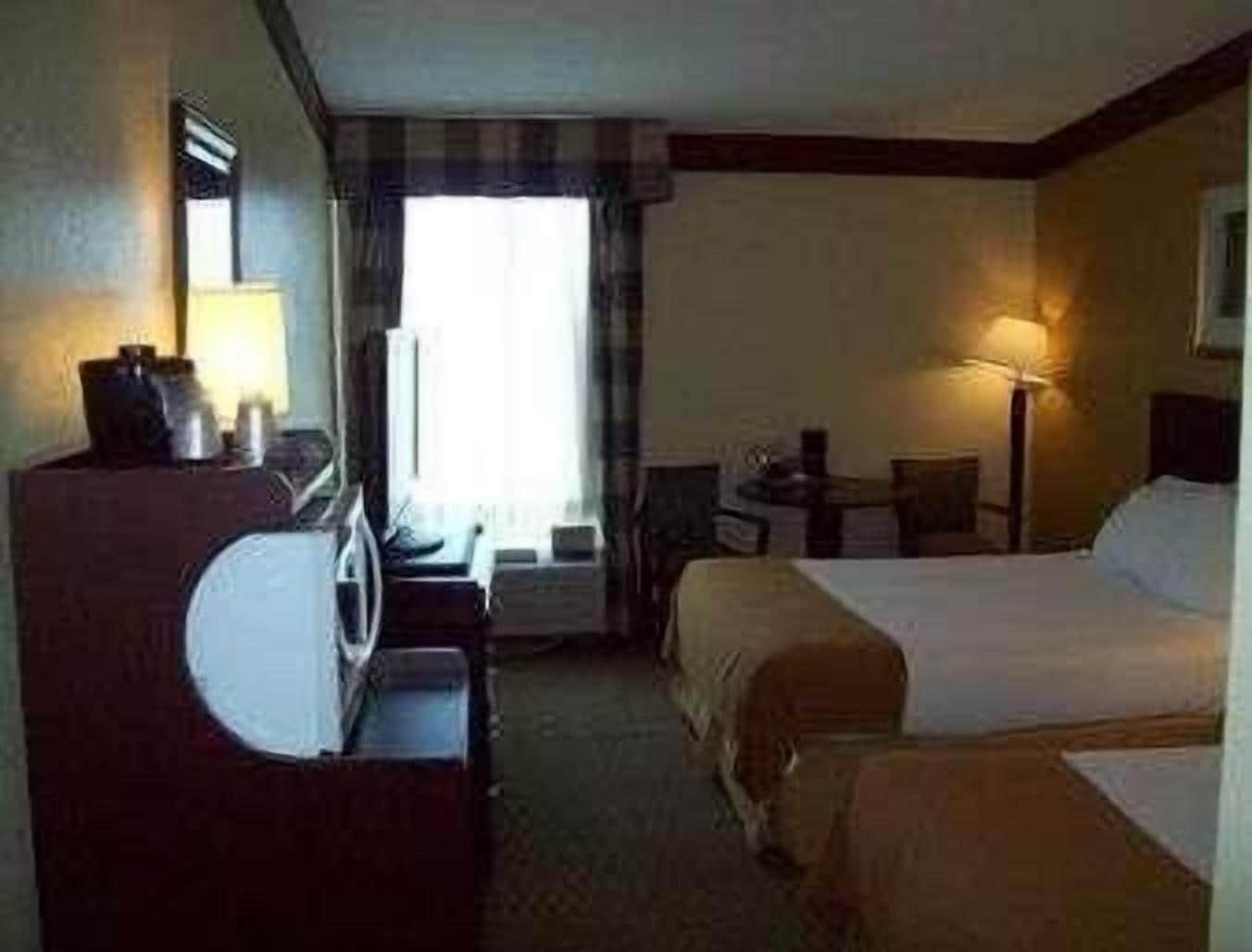 Days Inn & Suites By Wyndham Tahlequah Extérieur photo