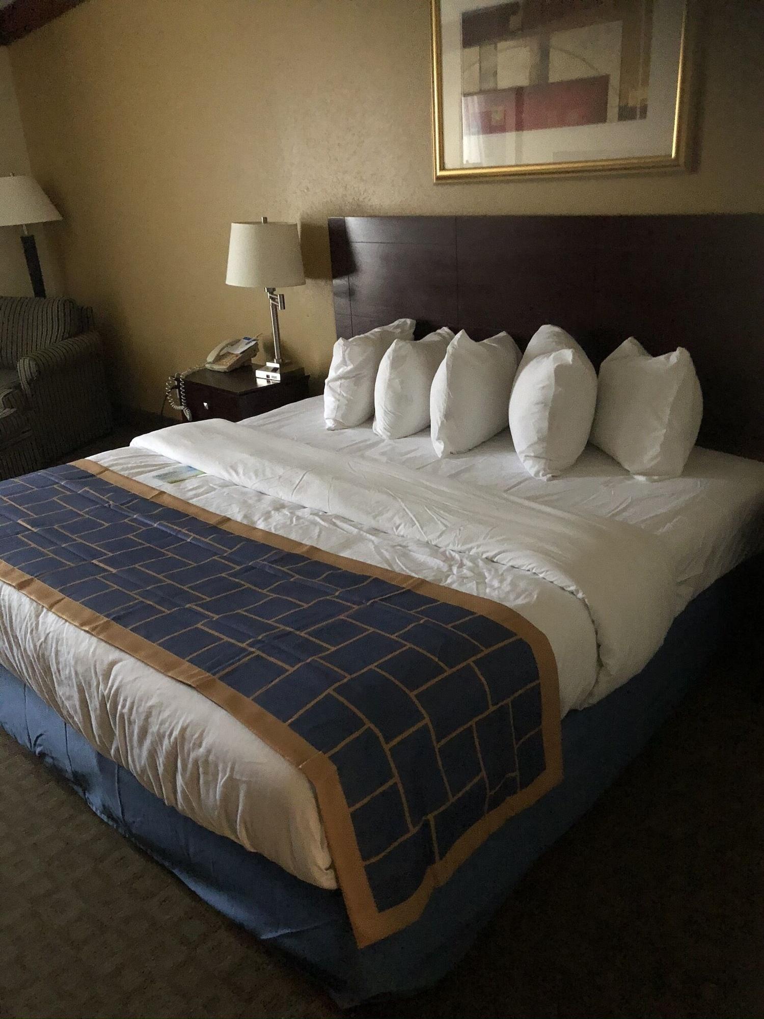 Days Inn & Suites By Wyndham Tahlequah Extérieur photo