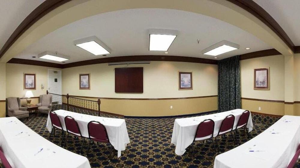 Days Inn & Suites By Wyndham Tahlequah Extérieur photo