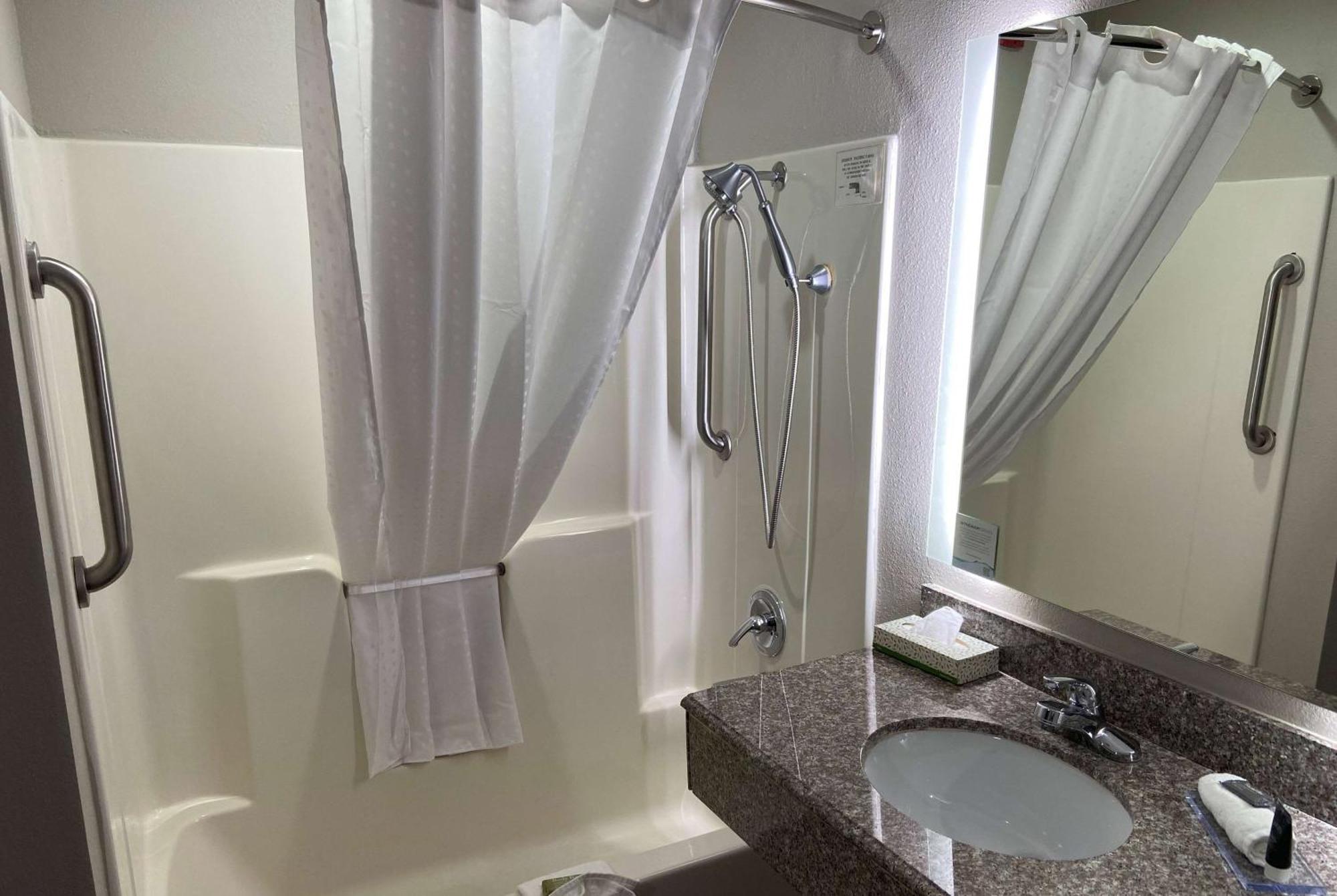 Days Inn & Suites By Wyndham Tahlequah Extérieur photo
